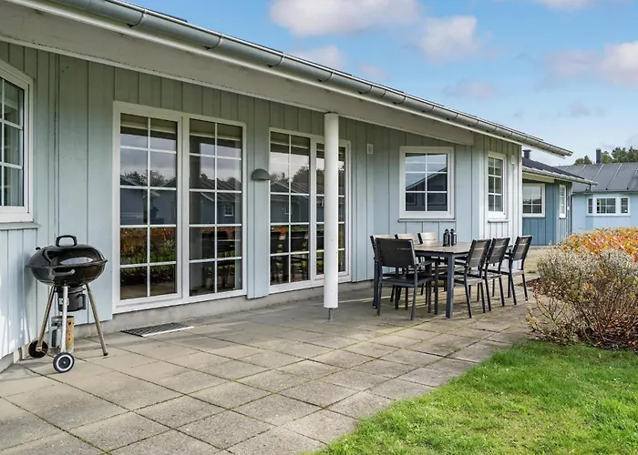 3 Bedroom Stunning In Сasa de vacaciones Nørre Nebel